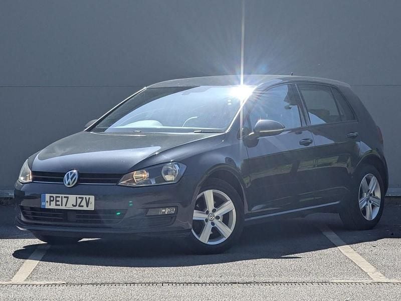 Begagnad VW Golf VII Edition 2017 Grå Halvkombi