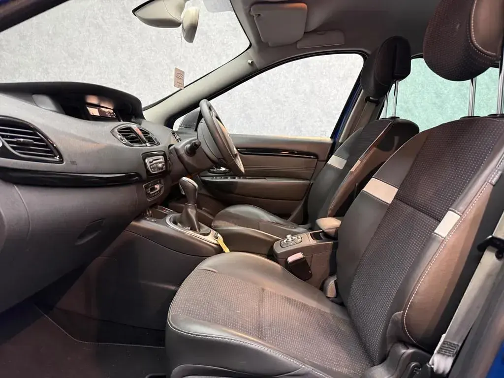 Used Renault Grand Scénic III Dynamique 110 HP (80 kW) 2011 Blue MPV