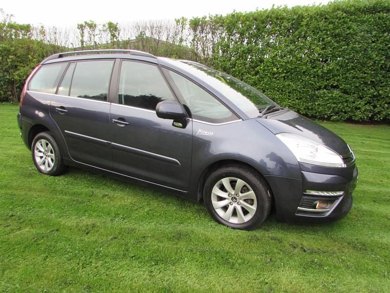 Mauve Used 2011 Citroën Grand C4 Picasso VTR Sport MPV | £2,500 (Fair price) - Image 1/4