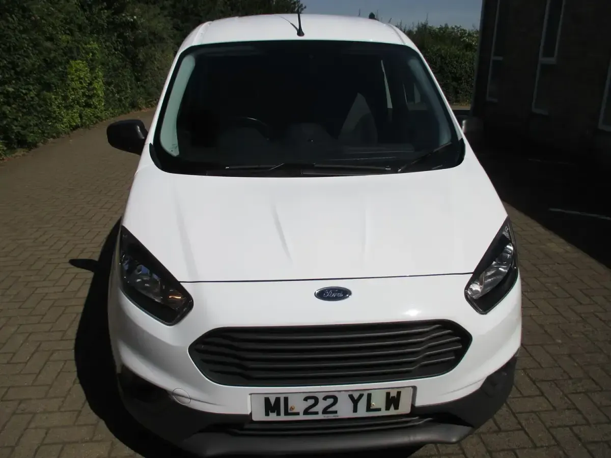 Used Ford Transit Courier S 100 HP (73 kW) 2022 White Van
