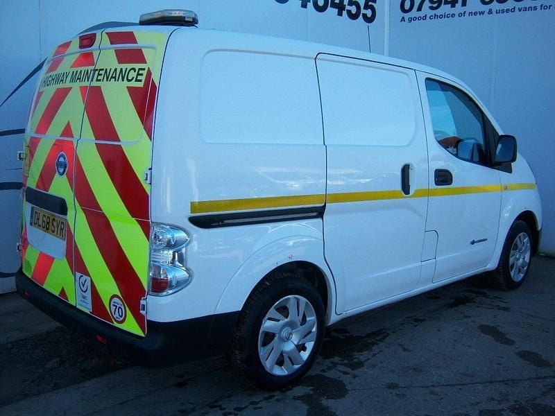 Used Nissan e-NV200 Acenta 80 kW (109 HP) 2019 White MPV