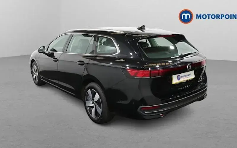 Used VW Passat Life 204 HP (150 kW) 2025 Black Estate