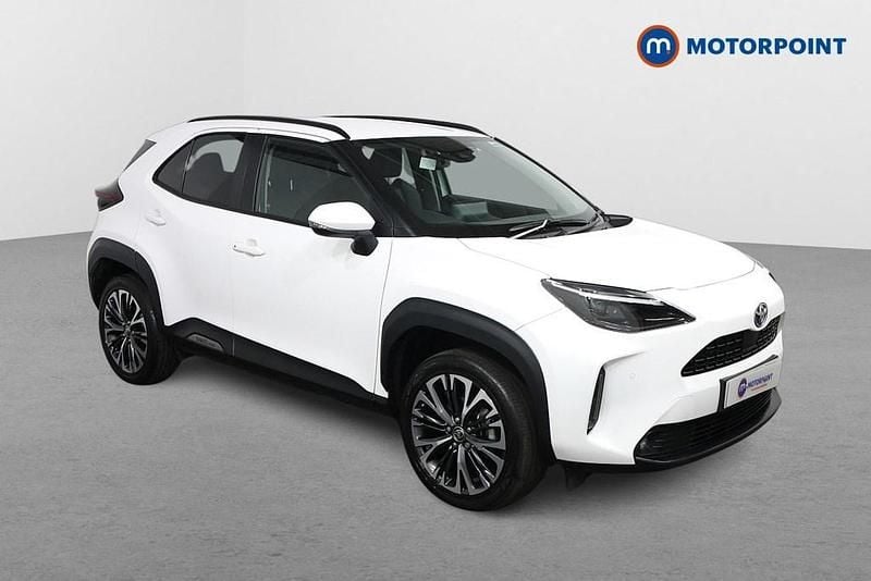 White Used 2023 Toyota Yaris Hybrid Estate | £21,549 (Fair price) - Image 1/4