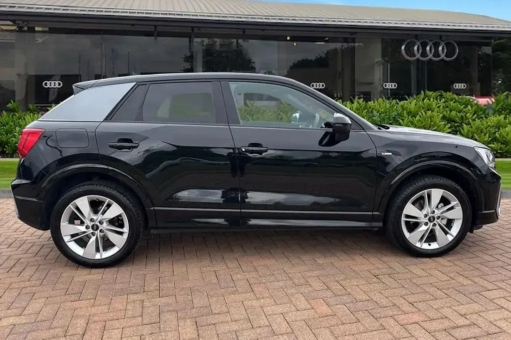 Used Audi Q2 S-Line 116 HP (85 kW) 2025 Black SUV