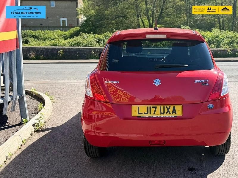 Usado Suzuki Swift SZ-L 93 HP (68 kW) 2017 Vermelho Citadino