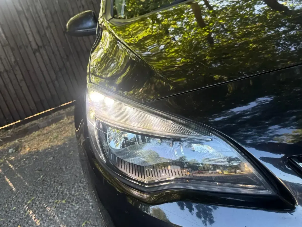 Used Vauxhall Astra Excite 2014 Black Hatchback