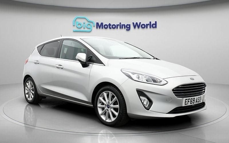 Used Ford Fiesta Titanium 101 HP (74 kW) 2020 Silver Hatchback