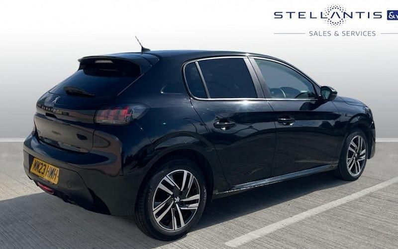 Usado Peugeot 208 Active+ 102 HP (75 kW) 2023 Preto Citadino
