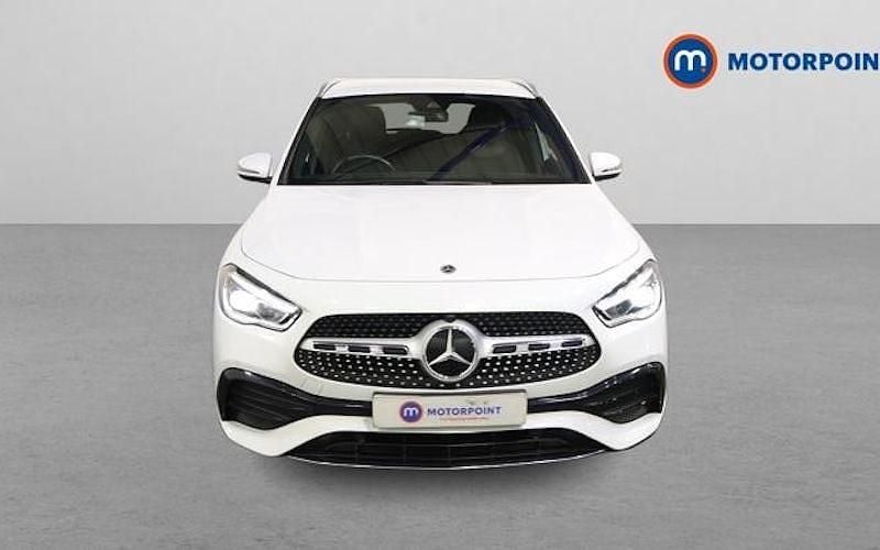 Used Mercedes GLA200 Executive 163 HP (119 kW) 2022 White SUV