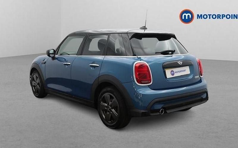 Usado Mini Cooper Classic 136 HP (100 kW) 2022 Azul Citadino