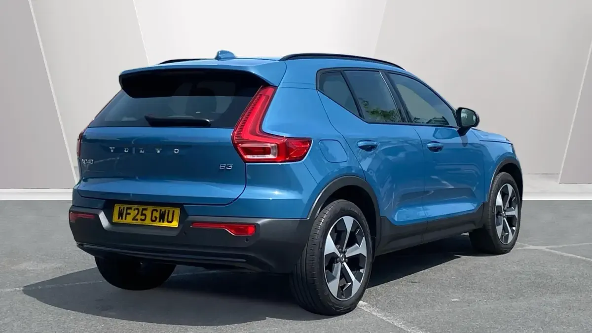 Used Volvo XC40 Plus 163 HP (119 kW) 2025 Blue SUV