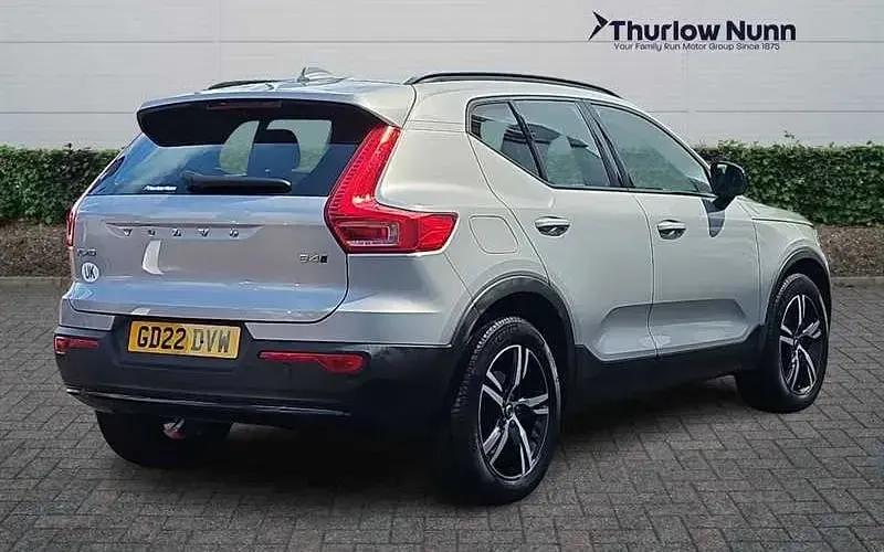 Used Volvo XC40 Plus 197 HP (144 kW) 2022 Silver SUV