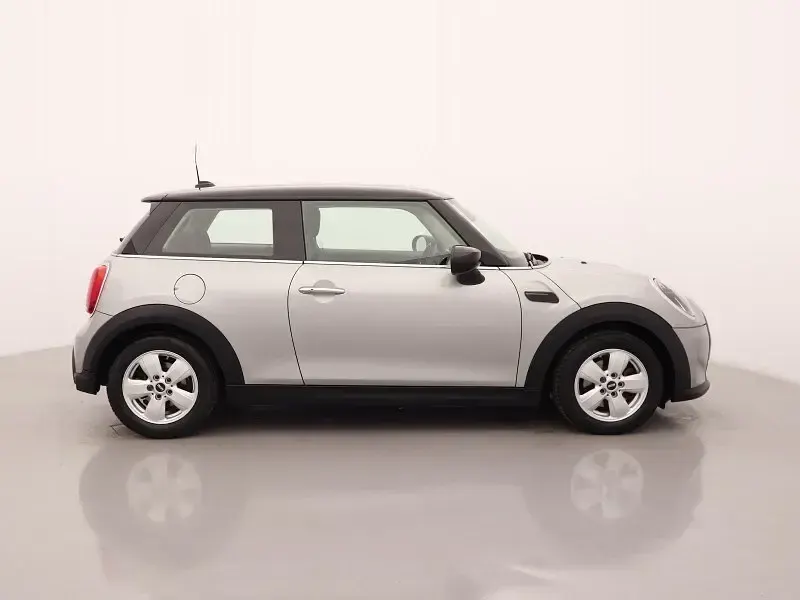Used Mini Cooper Classic 134 HP (98 kW) 2023 Silver Hatchback
