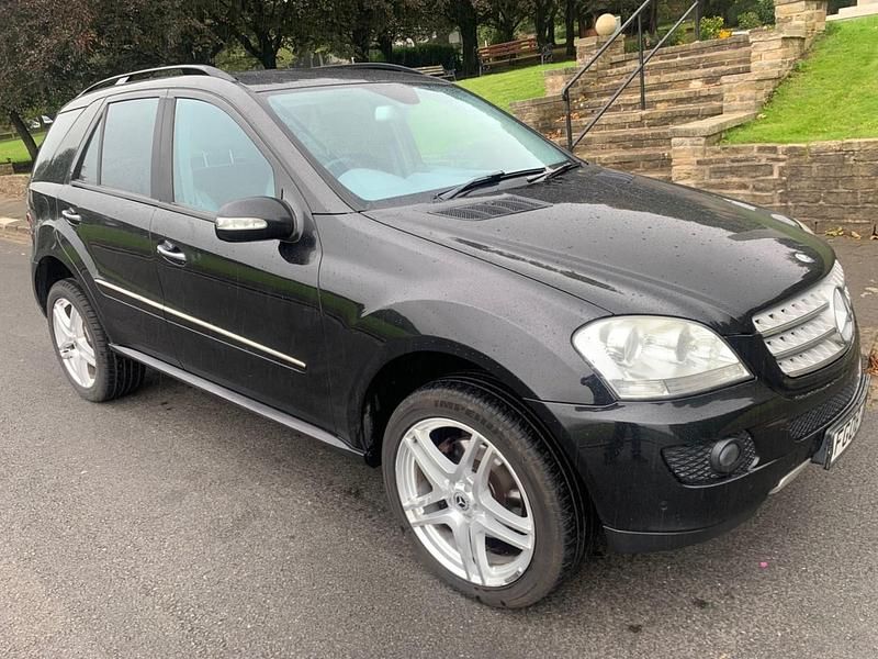 Black Used 2008 Mercedes ML320 SUV | £3,495 (Fair price) - Image 1/4