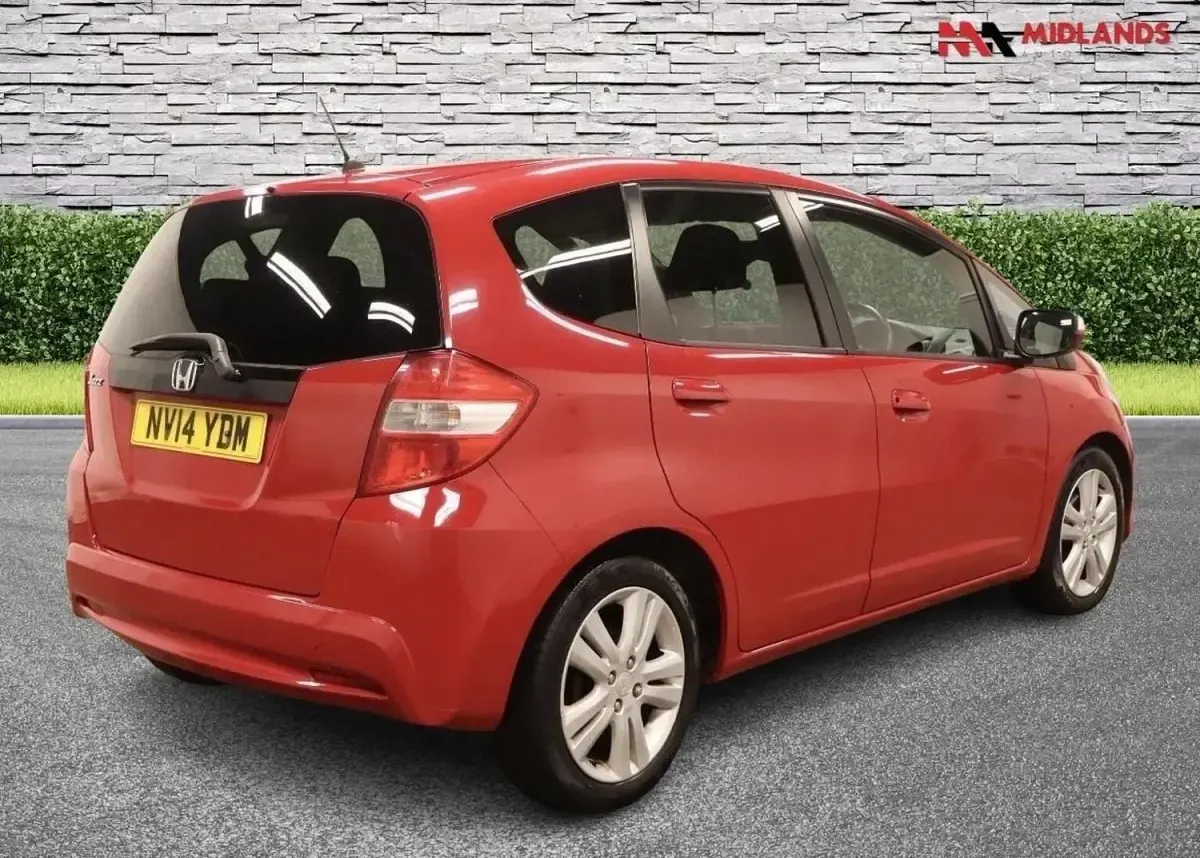 Second-hand Honda Jazz ES 99 CP (72 kW) 2014 Roșu Hatchback