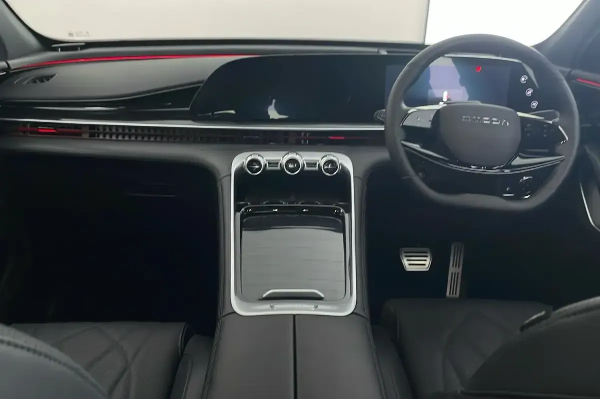 Used Omoda 9 537 HP (394 kW) 2025 Grey SUV