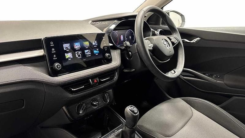 Used Skoda Fabia Colour Edition 80 HP (58 kW) 2024 Moon white metallic black magic pearl effect Hatchback