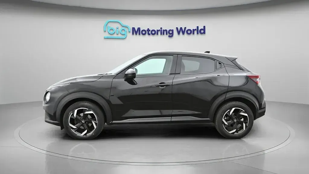 Usado Nissan Juke N-Connecta 114 HP (83 kW) 2023 Preto SUV