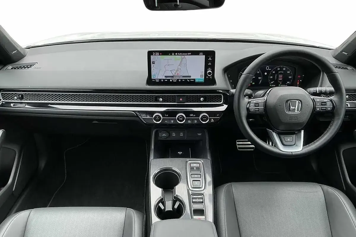 Used Honda Civic Advance 143 HP (105 kW) 2026 Platinum white Hatchback