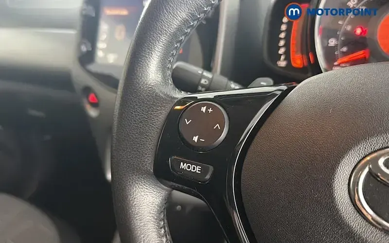Used Toyota Aygo X-clusiv 72 HP (52 kW) 2019 Silver Hatchback