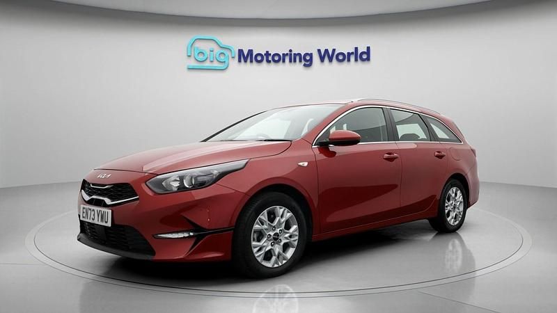 Used Kia Ceed 2024 Red Hatchback