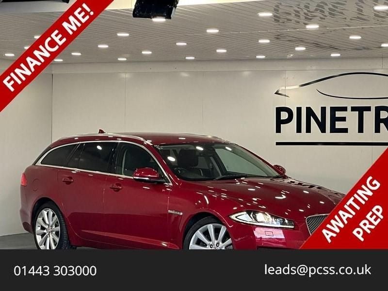 Used Jaguar XF Sportbrake Portfolio 200 HP (147 kW) 2015 Red Estate