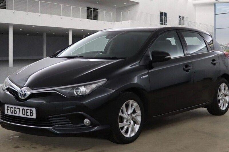 Used 2017 Toyota Auris Hybrid Business Edition | £10,495 (Fair price) - Image 1/1