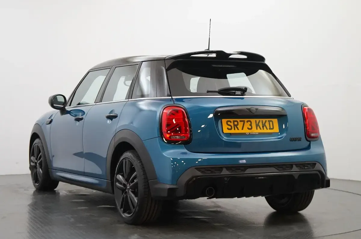 Used Mini Cooper Hatch 134 HP (98 kW) 2023 Blue Hatchback