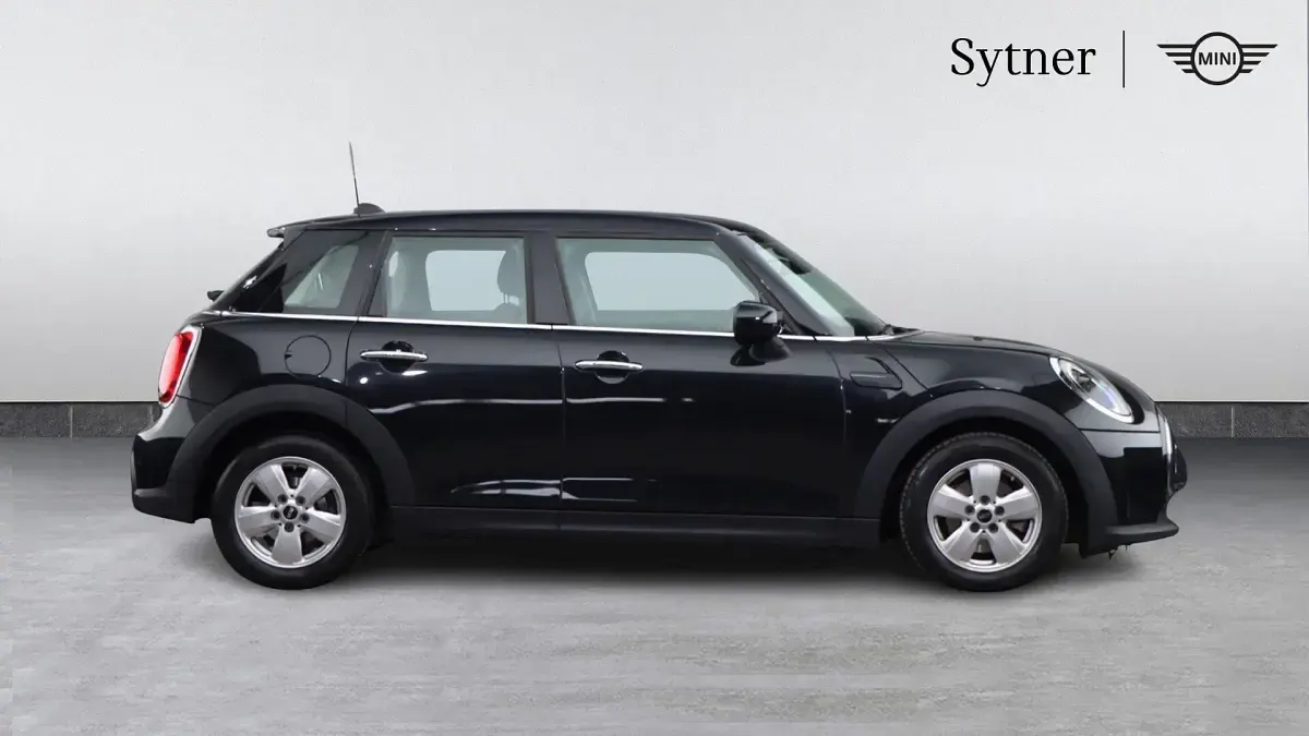 Used Mini Cooper Classic 134 HP (98 kW) 2023 Black Hatchback