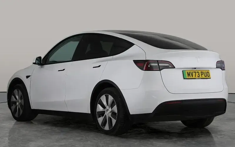 Used Tesla Model Y Standard Range 254 kW (346 HP) 2023 White SUV