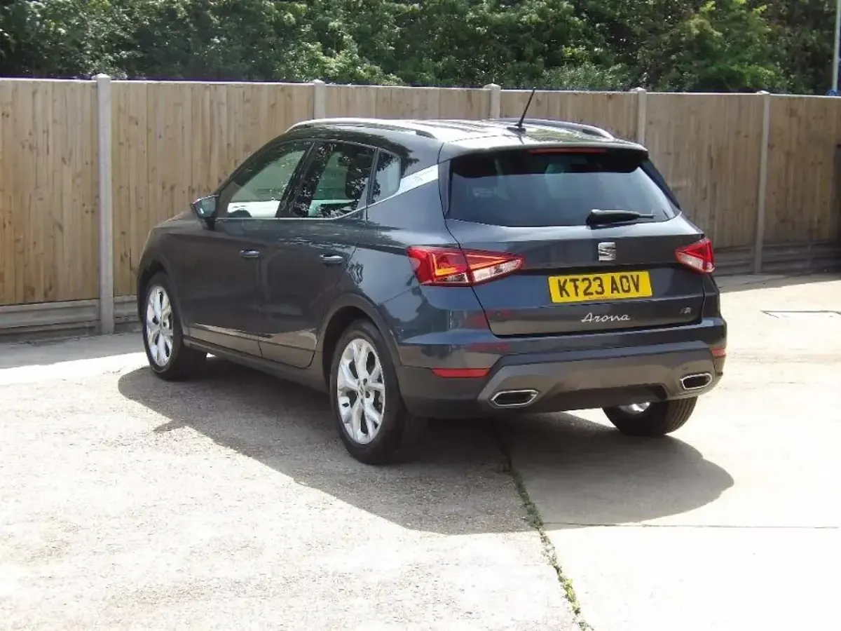 Used Seat Arona FR 148 HP (108 kW) 2023 Grey SUV