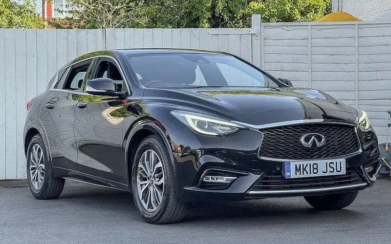 Used Infiniti Q30 Premium 122 HP (89 kW) 2017 Hatchback