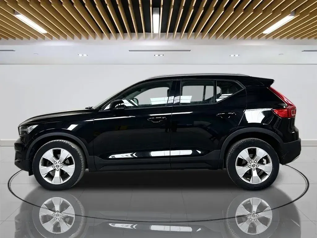 Usado Volvo XC40 Momentum 156 CV (114 kW) 2018 Negro SUV