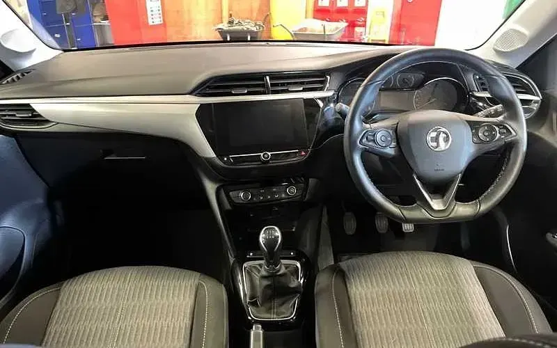 Used Vauxhall Corsa Design Edition 75 HP (55 kW) 2022 Hot red Hatchback