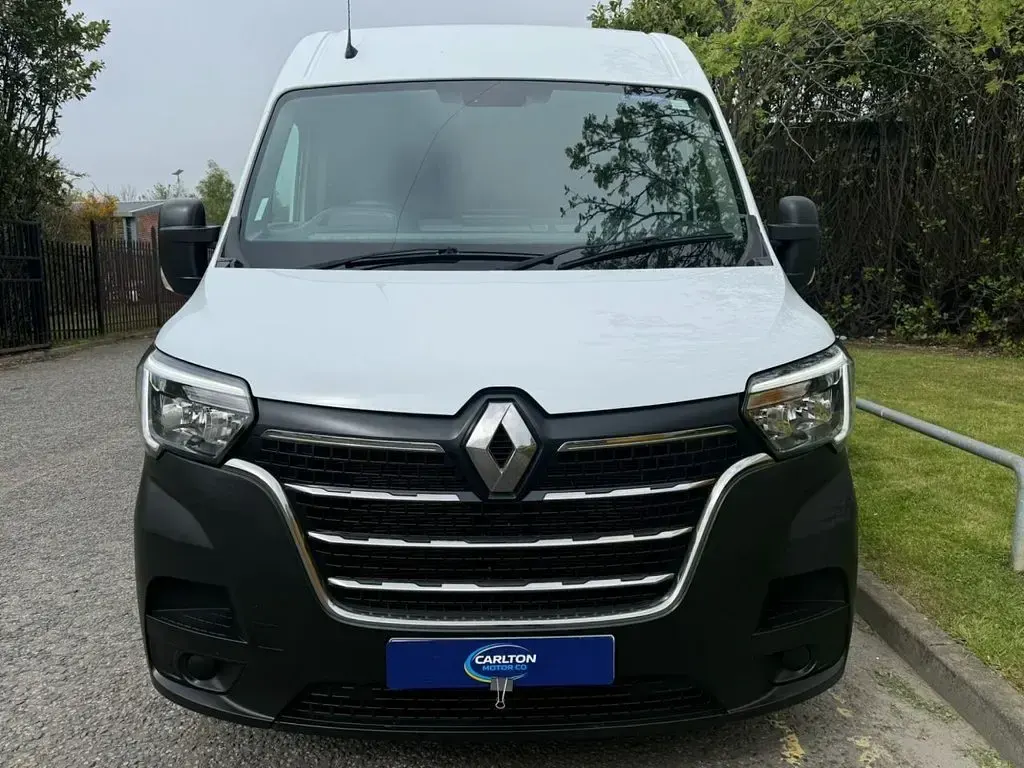 Used Renault Master Business 2022 White MPV