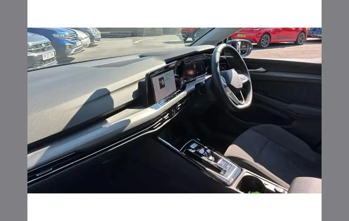Used VW Golf VIII Style 147 HP (108 kW) 2023 Black Hatchback