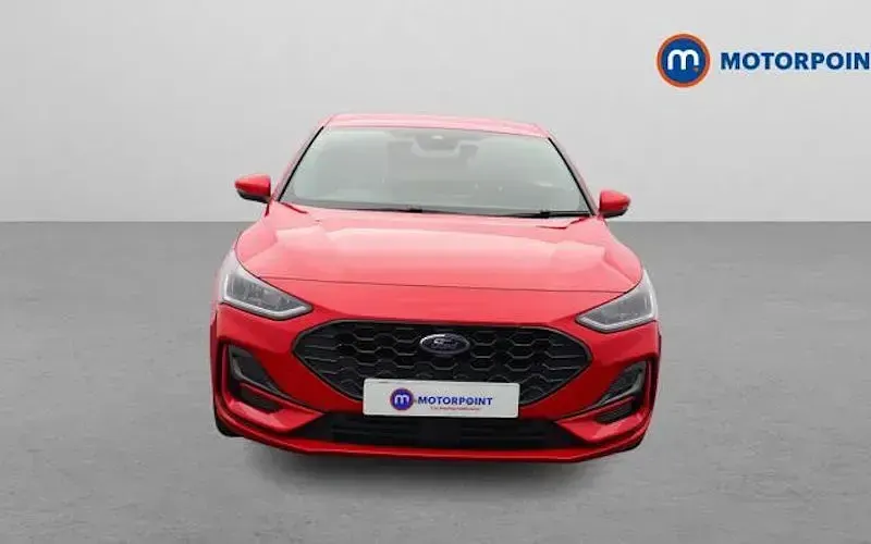 Second-hand Ford Focus ST-Line 155 CP (114 kW) 2024 Roșu Hatchback