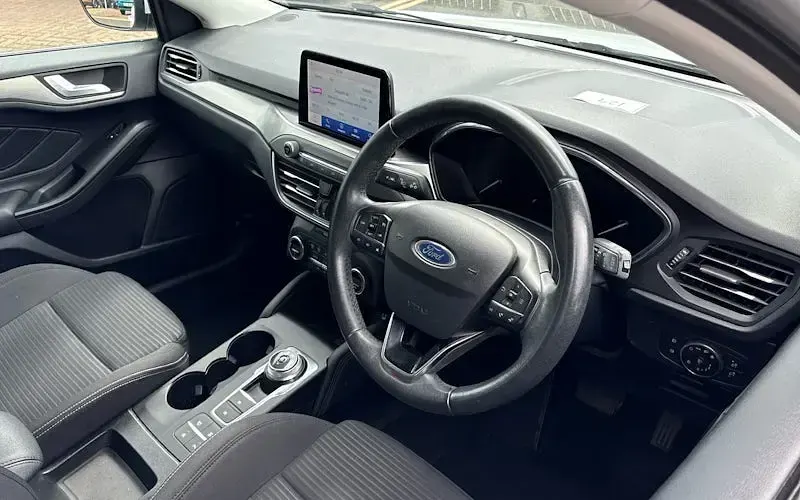 Used Ford Focus Titanium 125 HP (91 kW) 2019 White Hatchback