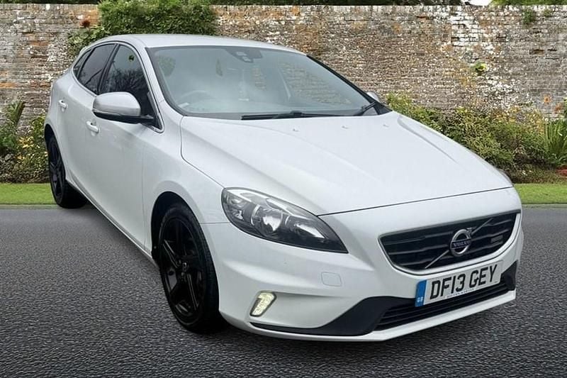 Used Volvo V40 R-Design 150 HP (110 kW) 2013 White Hatchback
