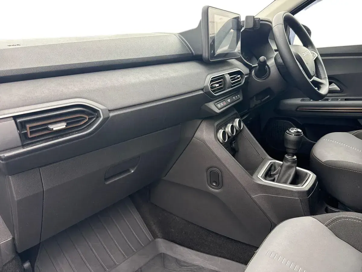 Used Dacia Jogger Extreme 110 HP (80 kW) 2024 Grey MPV