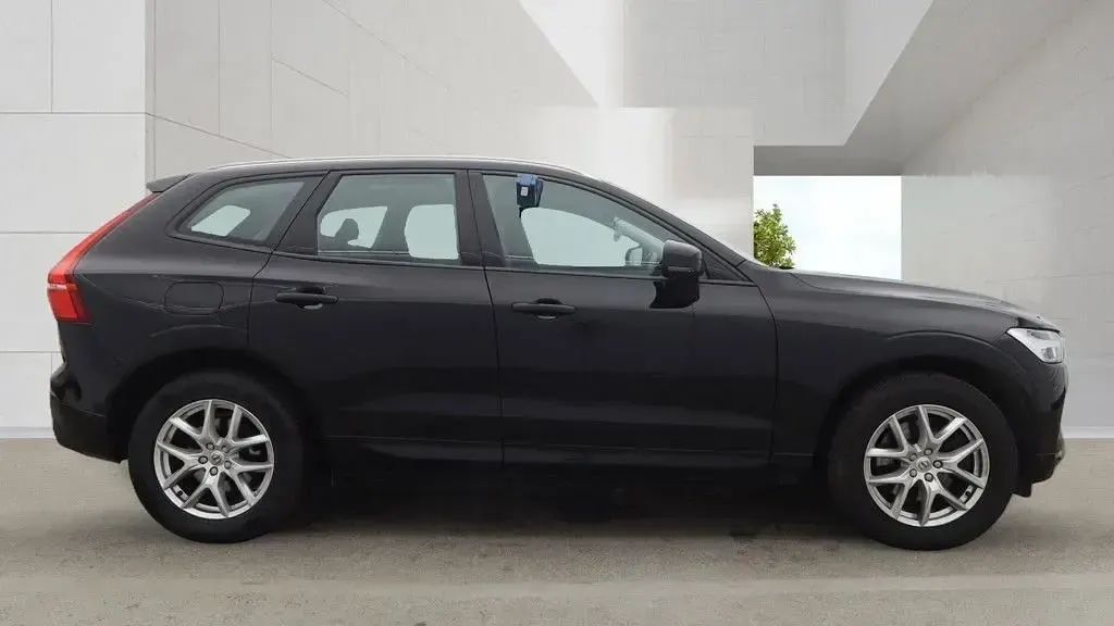 Used Volvo XC60 Momentum 2018 Black SUV