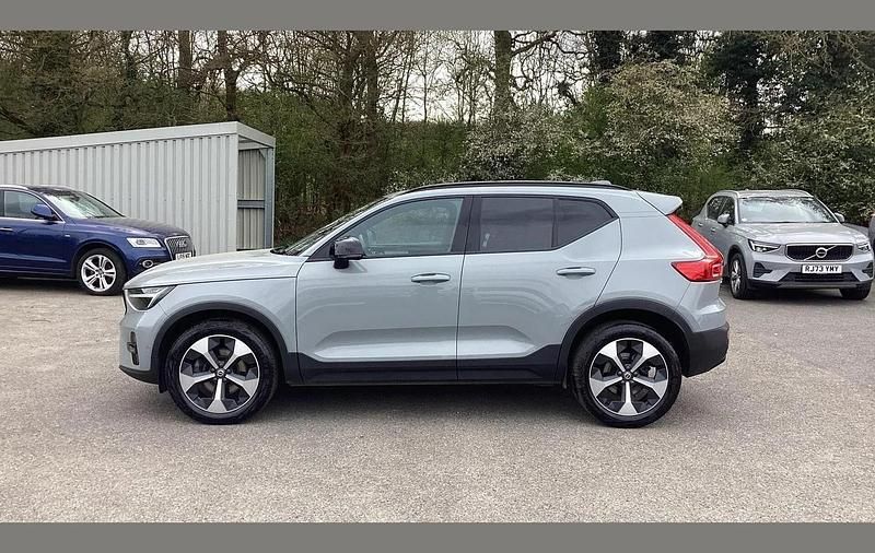 New Volvo XC40 Plus 161 HP (118 kW) 2026 Grey SUV