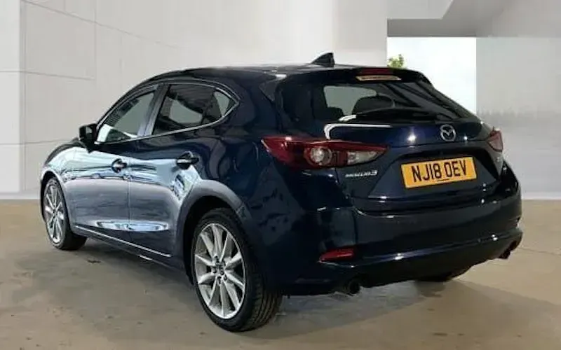 Used Mazda 3 Inclusive 120 HP (88 kW) 2018 Blue Hatchback