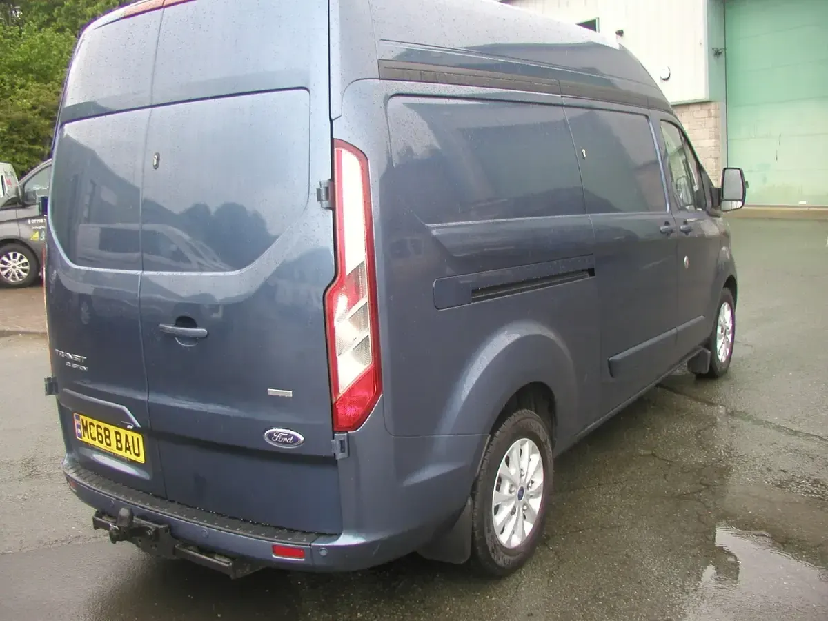 Used Ford Transit Custom Limited 170 HP (125 kW) 2018 Blue Van