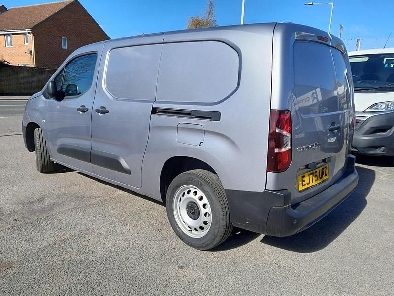 Ny Citroën Berlingo 101 HK (74 kW) 2025 Grå Minibuss