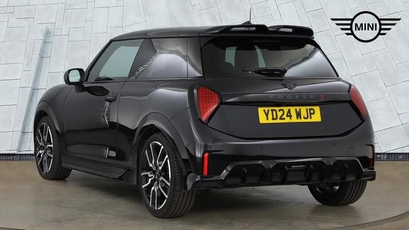 Used Mini Cooper S Hatch 201 HP (147 kW) 2024 Black Hatchback
