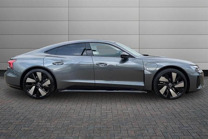 Second-hand Audi e-tron GT quattro Comfort 475 kW (646 CP) 2022 Gri Berlinǎ