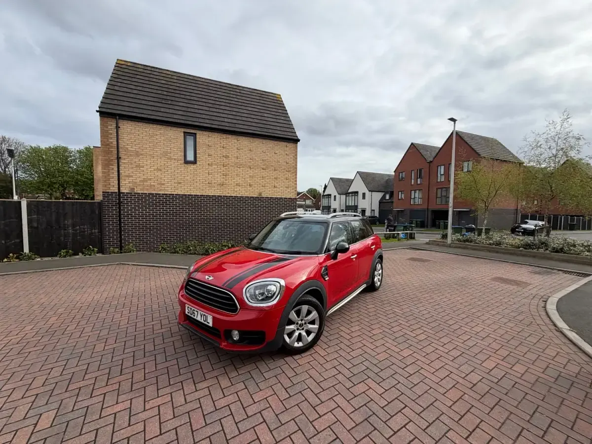 Używany Mini Cooper D 150 KM (110 kW) 2017 Czerwony Hatchback