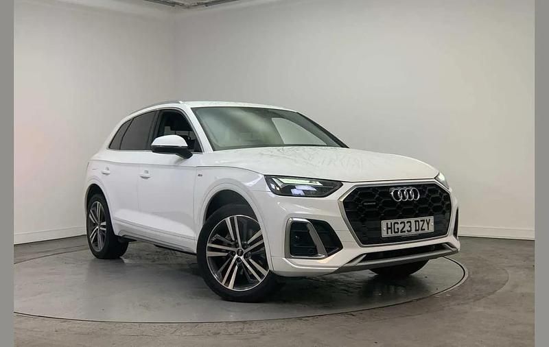 White Used 2023 Audi Q5 Competition SUV | £34,900 (Fair price) - Image 1/4