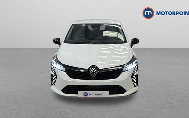 Used Renault Clio V Evolution 90 HP (66 kW) 2024 White Hatchback